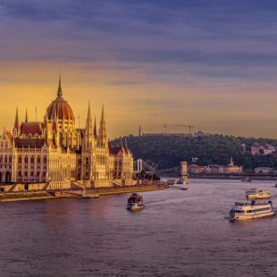 River cruise on the Danube — Budapest Hungarian Parliament Building